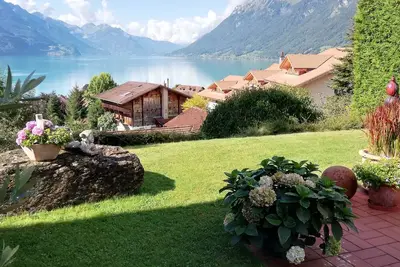 Image de Spacious Luxury Home with Terrace, panoramic views, and walk to the lake!