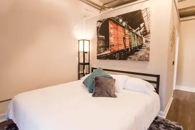 Image de King Sized - Heart of Downtown Lafayette