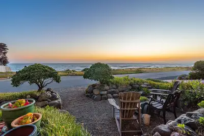 Image de Restored Home With Unobstructed Ocean View, Steps to The Sea