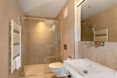 Image de Confortable appartement pour 8 personnes avec Wifi, piscine, Tv, terrasse, animaux admis et parking