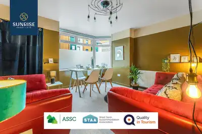 Law 3 - 3 Rooms, 5 Beds