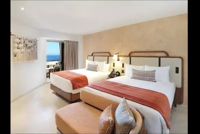 Image de Amazing unit 1 or 2 bedrooms available. Inquire for rate on 1 bedroom.