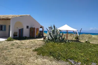 Image de Front beach holiday house