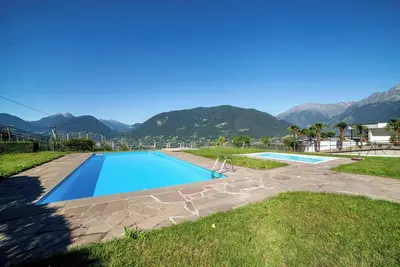 Image de Appartement \"Ella\" avec vue sur les montagnes, piscine, terrasse et Wi-Fi.