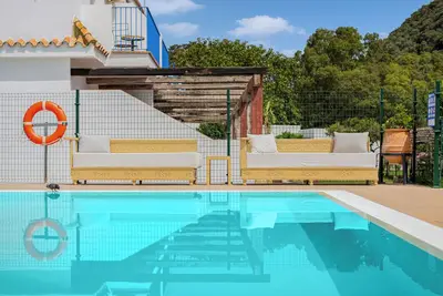 Image de Appartement \"Casa de 10 - 2i\" avec vue sur les montagnes, piscine partagée et Wi-Fi.