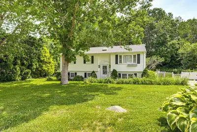 Image de Vibrant Westerly Home w/ Private Pool & Yard!