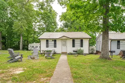 Image de Dandridge Cabin in Inspiration Cove w/ Lake Access