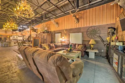 Image de Family Leatherwood Resort Cabin w/ Fire Pit!
