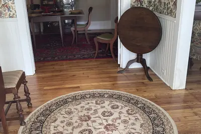 Image de Beautiful renovated quaint historic home in quite neighborhood.