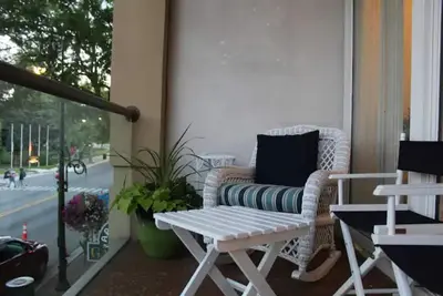 Image de Downtown with views of Lake Michigan, channel, and Round Lake