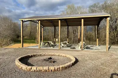Image de River front Camping site, Gated entry.