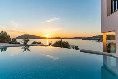 Image de Villa Roots - Perfectly designed villa located on the coast of Ražanj bay, a village near Primošten and Rogoznica