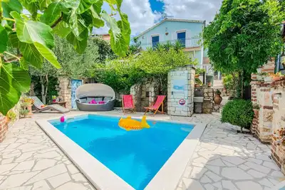 Belle maison à Maslenica avec WiFi