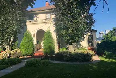 Image de Mediterranean style home near Mystic