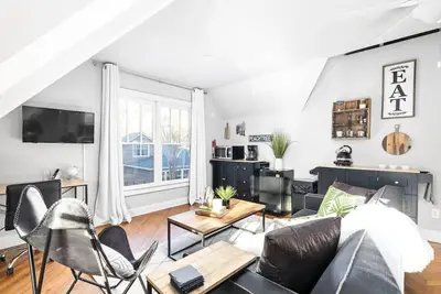 Image de Tiny House Living in heart of Atl +secret backyard