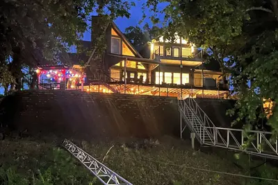 Image de Waterfront oasis with gazebo and fire pit, crappie dock with swim deck and slide
