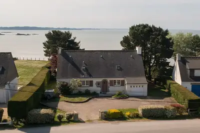 Image de Maison de famille avec l'océan au bout du jardin.