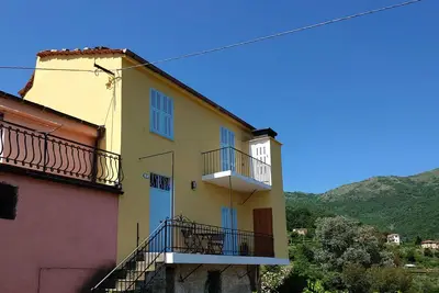 Image de Charmantes Landhaus mit Pool und GroĂźer Terrasse