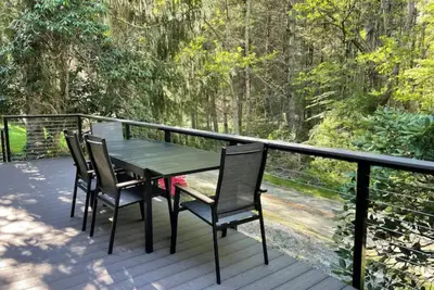 Image de 5 min. to historic Brevard & tucked in the woods