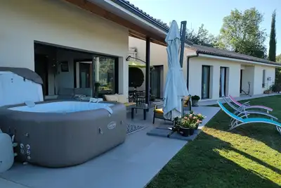 Image de Villa contemporaine avec vue imprenable 4****