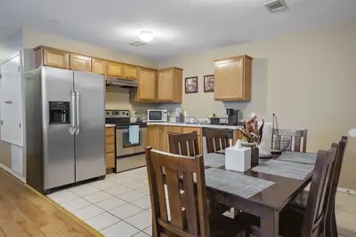 Image de Cheerful 2 Bedrooms 2 Full Bathrooms Duplex