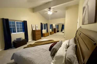 Image de Private 3 story house on Lazy Mountain