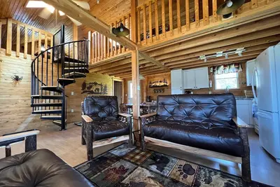 Image de Log Cabin, located 1/2 mile from East Grand Lake