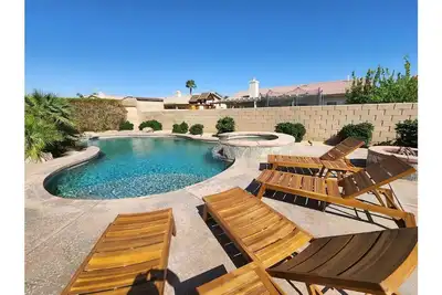 Voyager house pool 2500sf 5b4b close to everything
