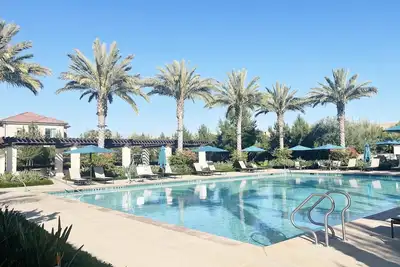 Image de Cheerful 3b3b with swimming pool&Bbq