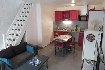 Image de Meublé confortable, petite cour fermée