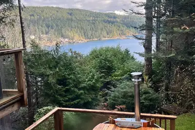 Image de #Slowtravel~wood-fired hot tub, cold plunge, forest-bathing, earthing, beach