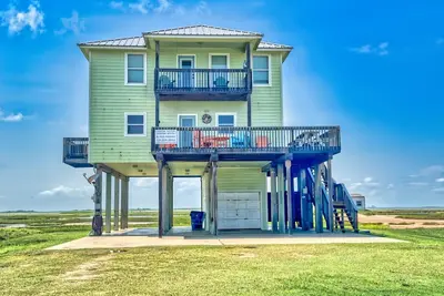 Image de Beautiful Island Home on Drum Bay, close to beach and pier