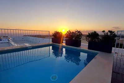 Image de Penthouse with Private Roof Top Pool