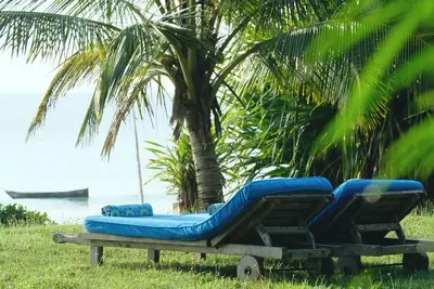 Image de Bright and breezy home from 3 bedoom home right on the beach