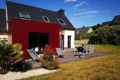 Image de Maison entière contemporaine à 10 minutes à pied des plages et au calme