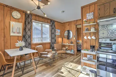 Image de Poconos Tranquility—near skiing, pet-friendly