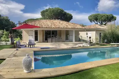 Image de Gassin Parc oasis chalet climatisé pour 6 personnes + piscine privative