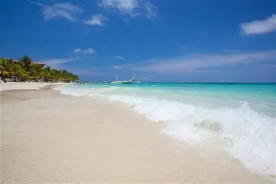 Image de Comfortable 2 bedroom apartment in West End- Sunset Villa 12d