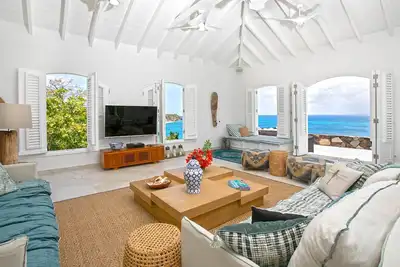 Image de Libellule (5 bedrooms) - An idyllic villa with pool, Terres Basses, St. Martin