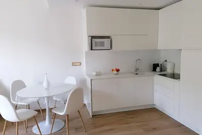 Image de Apartment convenient to downtown and stores