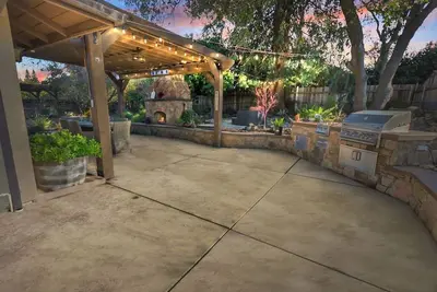 Image de Luxe Family Retreat-Pizza Oven-Dogs-Lake<1 Mile