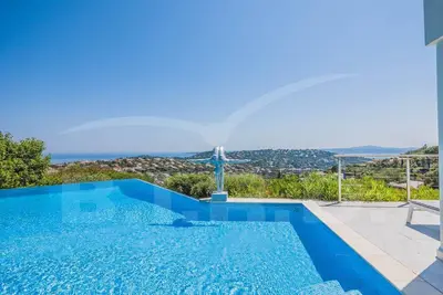 Image de Magnifique villa avec vue sur le Golfe de Saint-Tropez