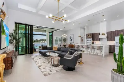 Image de High End Luxury Villa  w/Heated and Chilled Pool