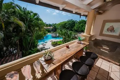 Image de Ocean-View Condo / Lagoon Pool & Swim-Up Bar