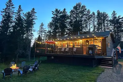 Image de Wild Pines Cabin | Shared Waterfront w/ Bistro Lighting & Fire Pit