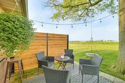 3 Mi to Dutch Wonderland: Serene Home w/ Deck