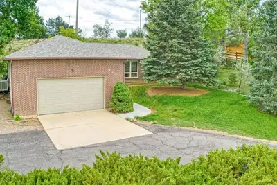 Image de Rural life in the City of Boulder, easy access to trails and town.