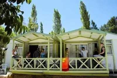 Image de Chalet Double Standard sans clim 35m² 4Ch 2 fois 4p 8 personnes