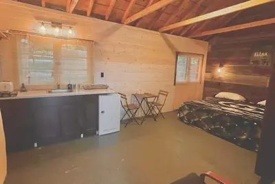 Image de In the Heart of Muskoka- Lakefront Premium View! 8 Cabins