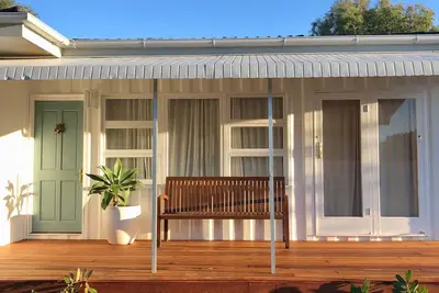 Image de Centrally located \"Bargara Beach Cottage\"
